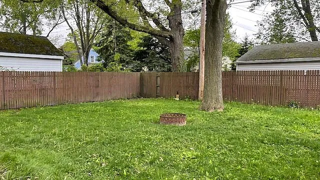 931 Durant St — Photo 12