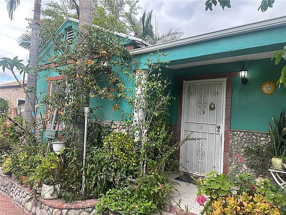 2nd image of 2437 Bloomdale St