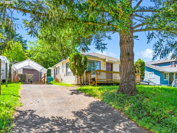 11556 SE Yamhill St, Portland, OR 97216