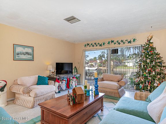 3rd image of 451 Sandpiper Dr