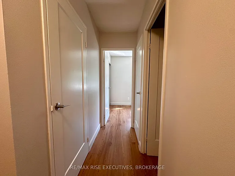 1020 Pembridge Cres #301 — Photo 11