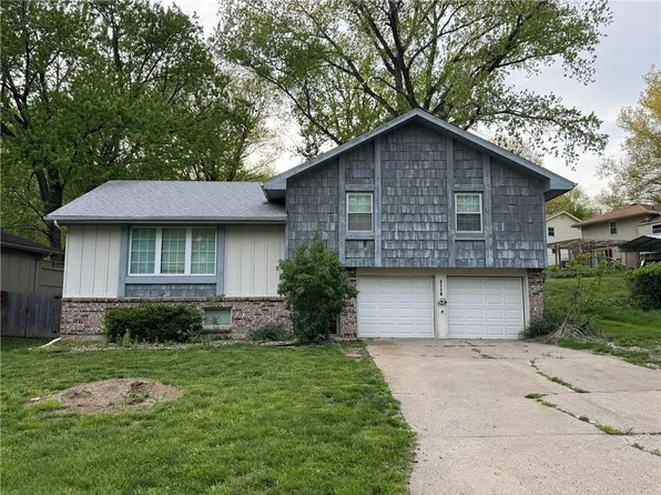 5128 NW Woody Creek Ln, Kansas City, MO 64151