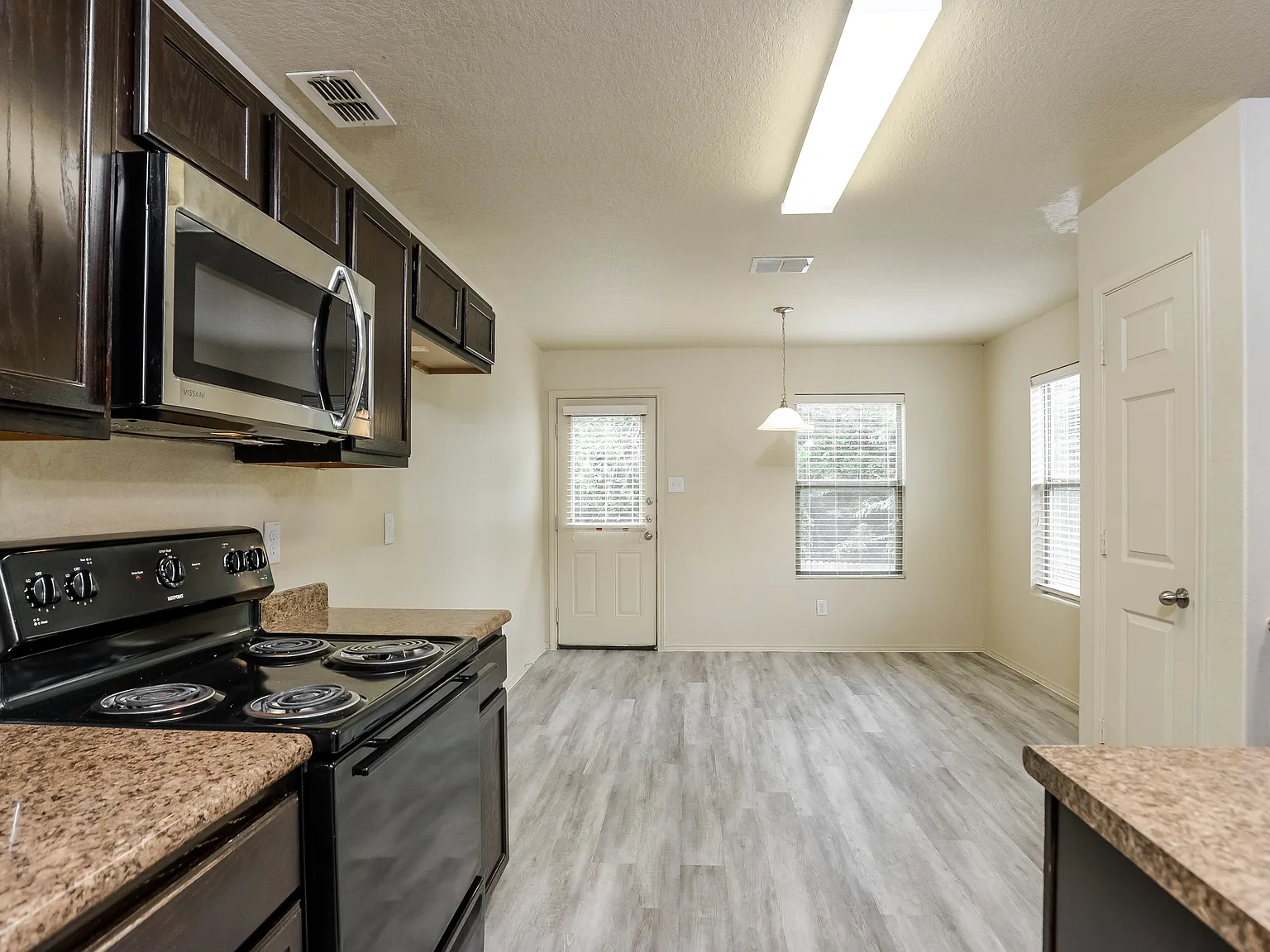 Enclave at Northeast Crossing — Photo 3