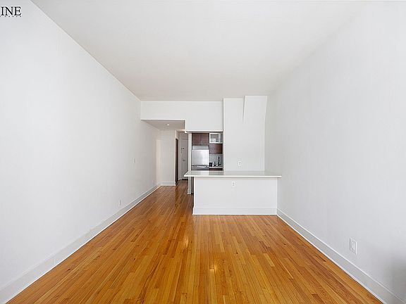 4th image of 184 Thompson St APT 3O