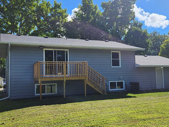 3rd image of 7580 Paw Paw Ave