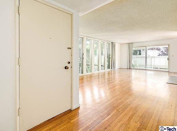 5th image of 757 S Orange Grove Blvd APT 2