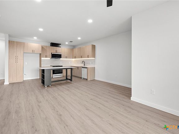 5th image of 634 Central Pkwy #1205