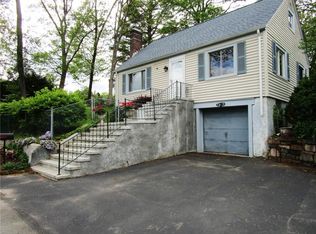 42 Beverly Cir, Smithfield, RI 02828