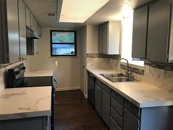 3rd image of 821 Del Ray Dr