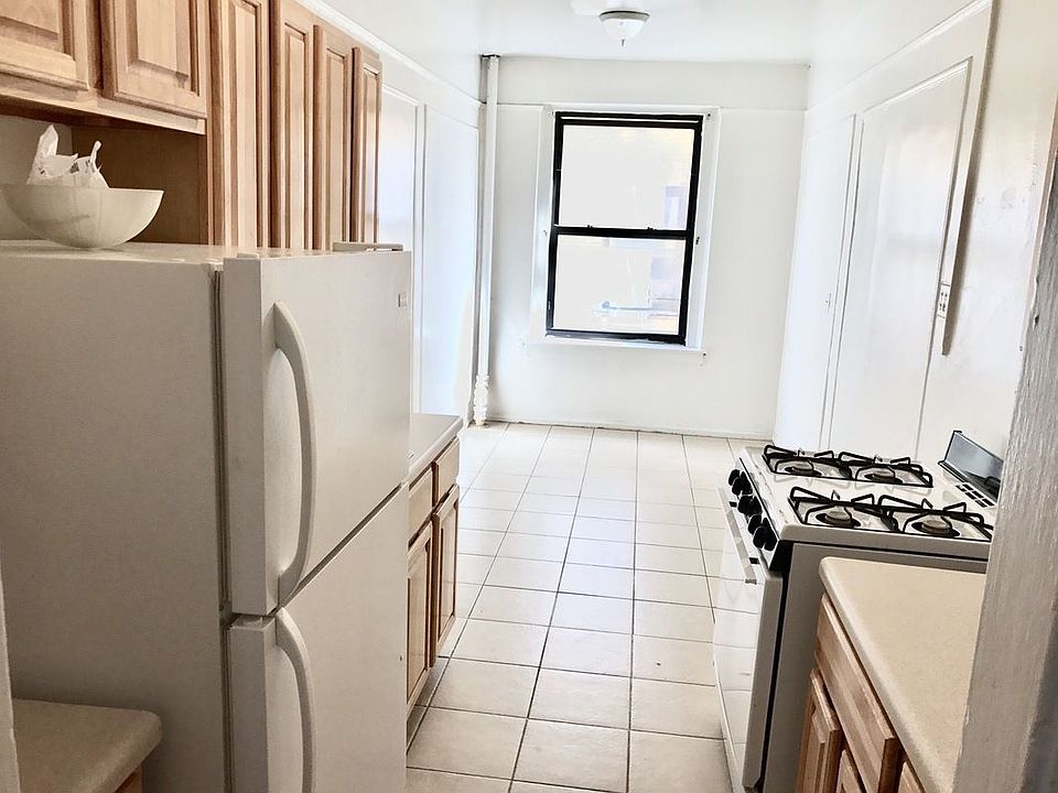 2nd image of 155 W 162nd St APT 5I