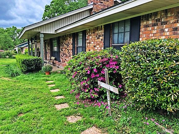 3rd image of 1236 Edgewood Cir