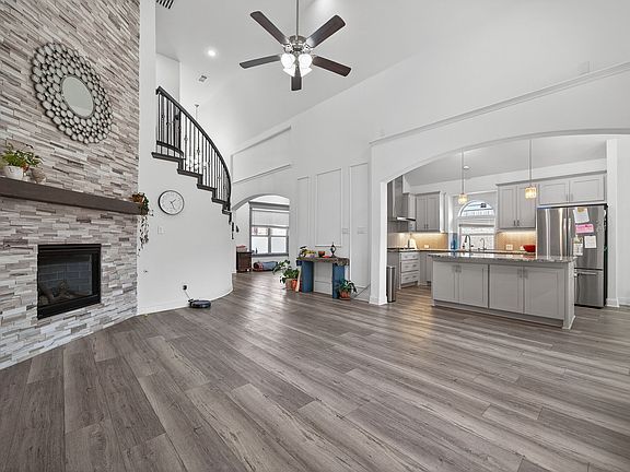 5th image of 1408 Summer Ln