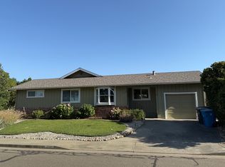 915 Charity Ln, Dixon, CA 95620