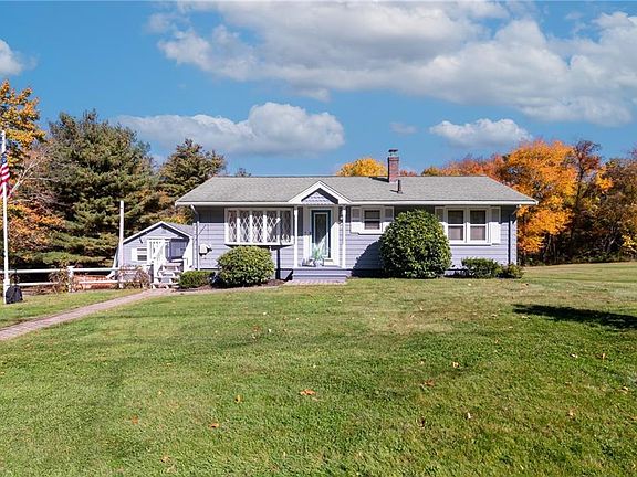 2nd image of 580 Wrentham Rd