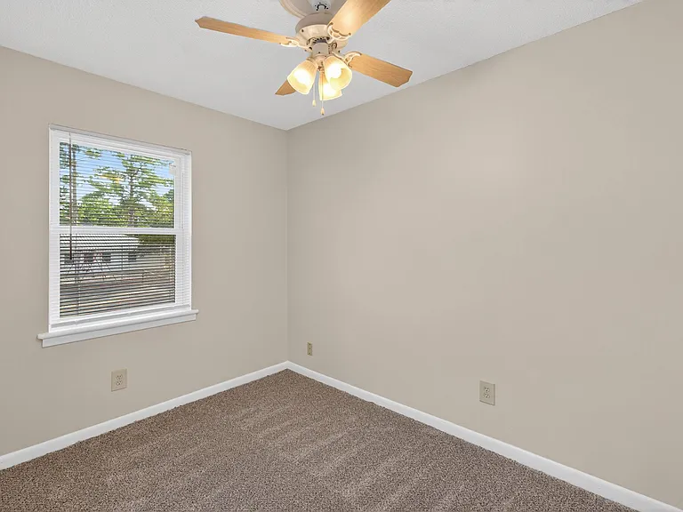 Woodlocke Apartments — Photo 61