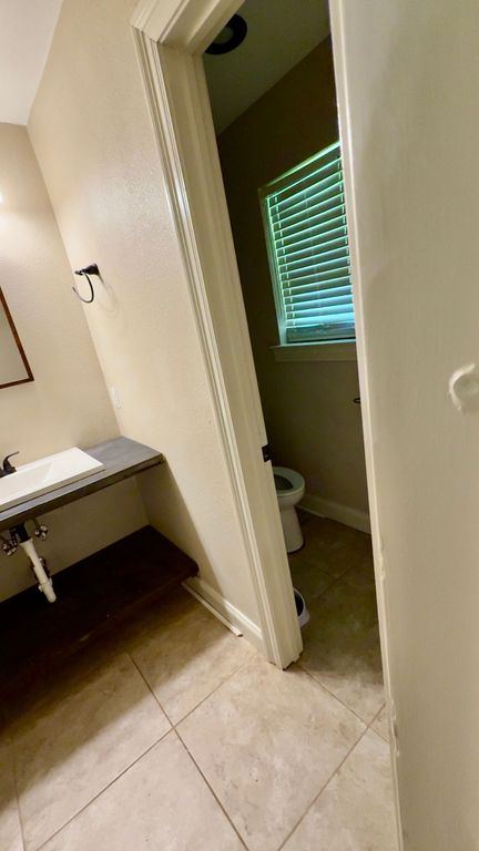 1102 Alma Dr - Property Image