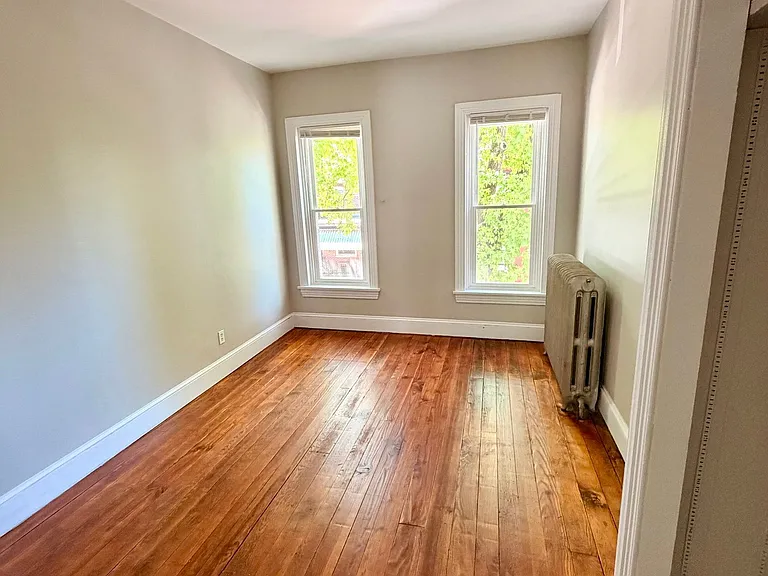 21 Walnut St — Photo 8