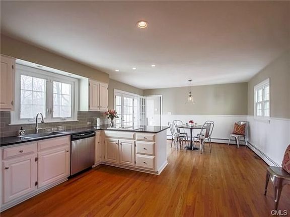 Large chef's Kitchen with high end stainless steel appliances