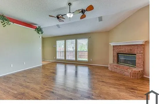 4 bed, 2079 sqft, $2,900 — Photo 4