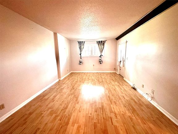 5th image of 3425 Via Poinciana #105