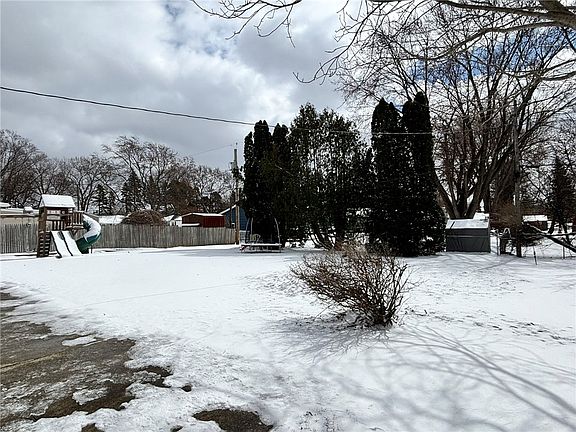 4th image of 3749 Lyell Rd