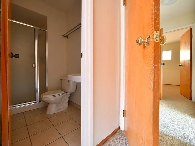 2537 Regent St — Photo 17