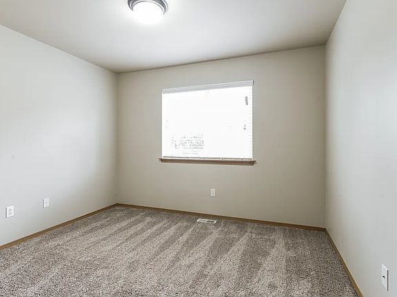 3rd image of 10014 Broadway Ave S