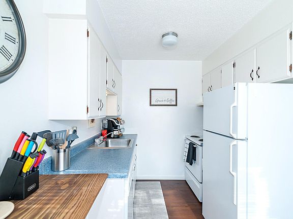 Upgraded Kitchen with dishwasher