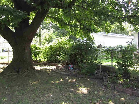 3rd image of 504 N Gardner St