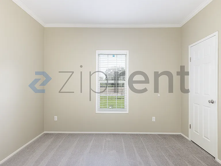 8055 Hoboh Ln — Photo 9