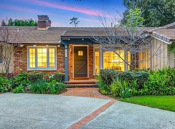 5th image of 1921 Alta Oaks Dr