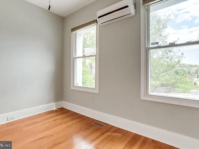 1417 G St NE — Photo 18