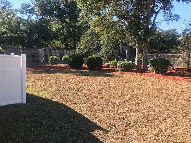 302 Caroline Cir — Photo 16