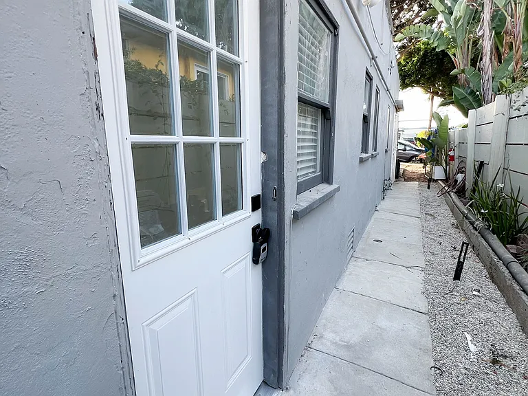 1506 1/2 Maple St #1506 — Photo 56