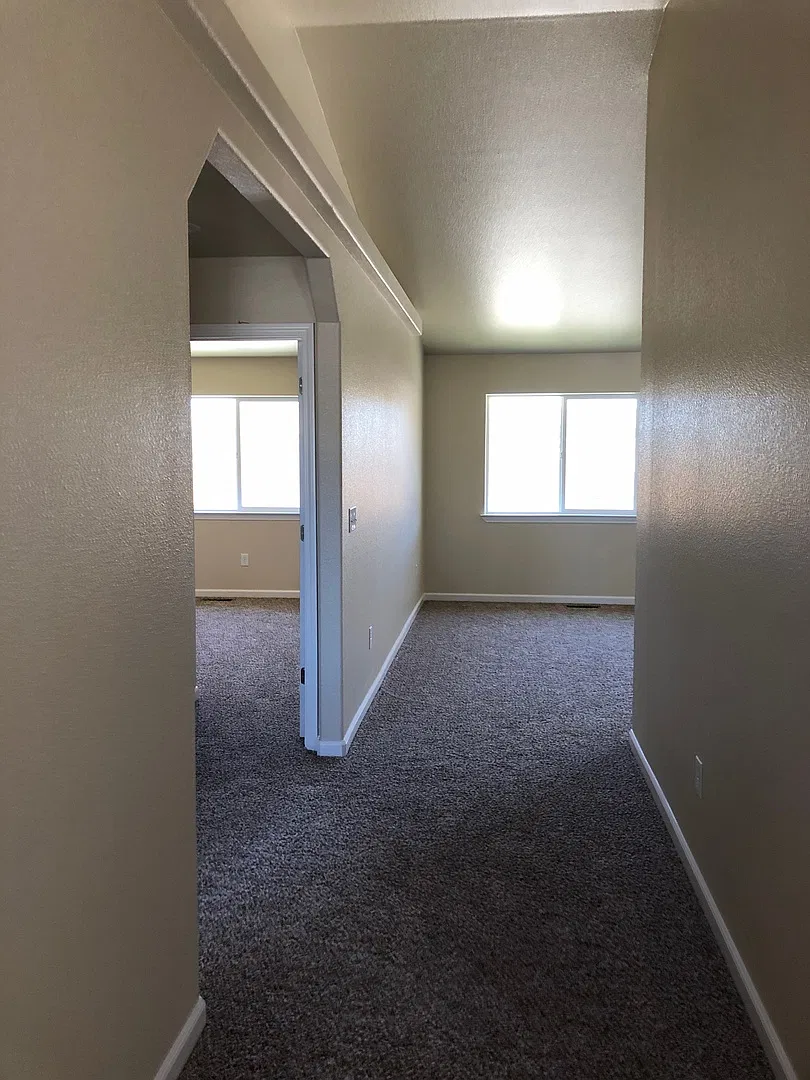 4569 Spaight ST — Photo 4