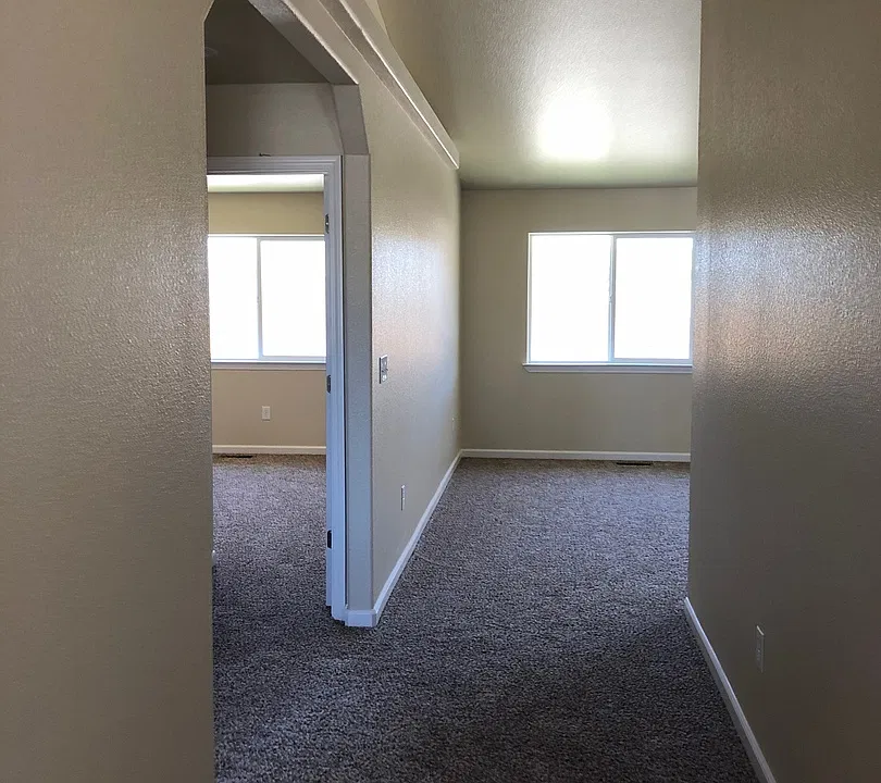 4569 Spaight Way