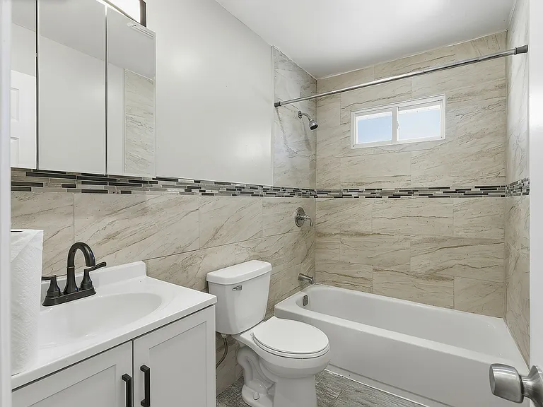 16 Surfside Blvd — Photo 3