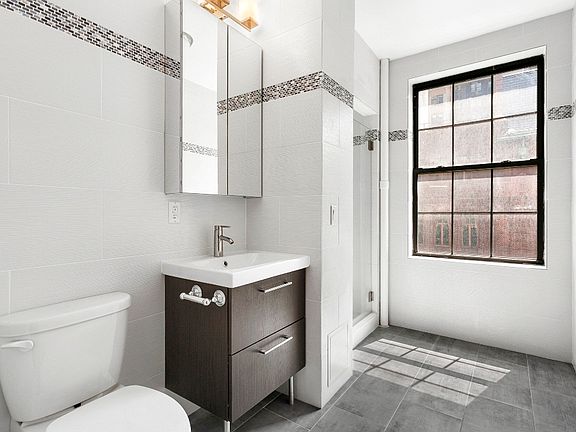 5th image of 175 W 76th St Unit 4D