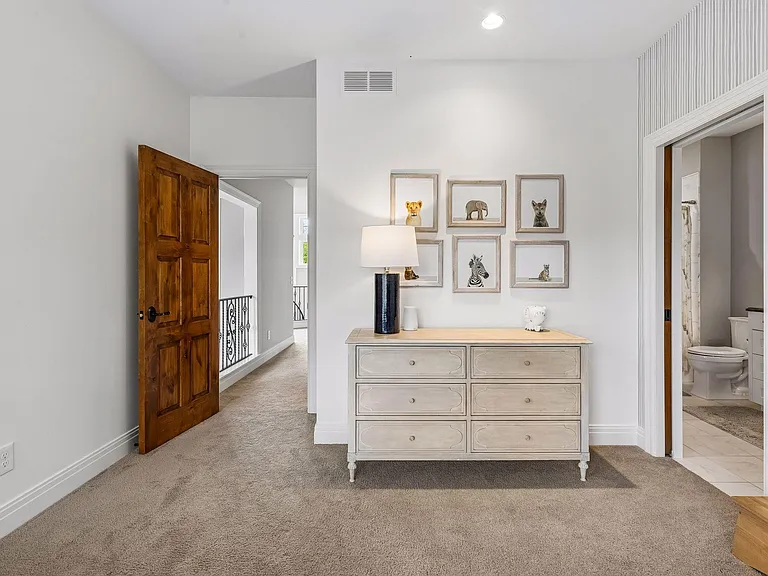 15700 Portico Dr — Photo 44