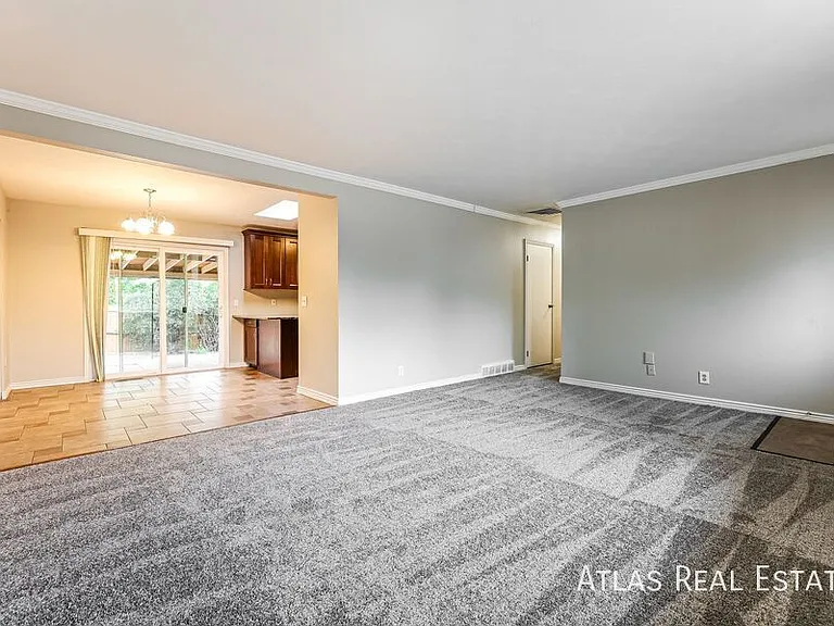 525 Kendall Ct — Photo 5
