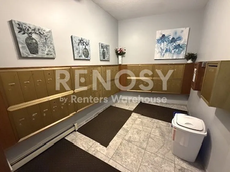 5607 Green Circle Dr #200 — Photo 11