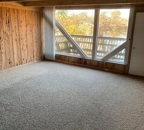 2nd image of 2233 Park Marina Dr