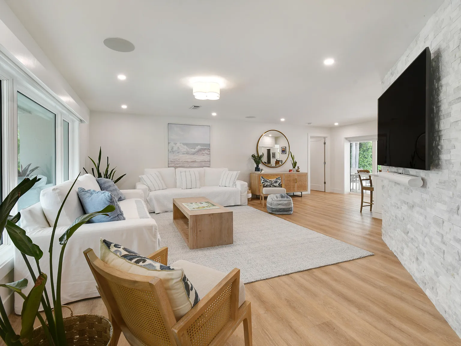 3 bed, 3.5 bath, 2105 sqft, $15,000 — Photo 3