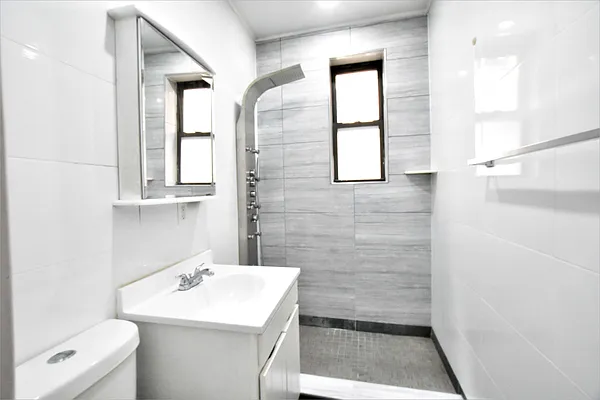 Rented by Clove Realty LLC | media 31