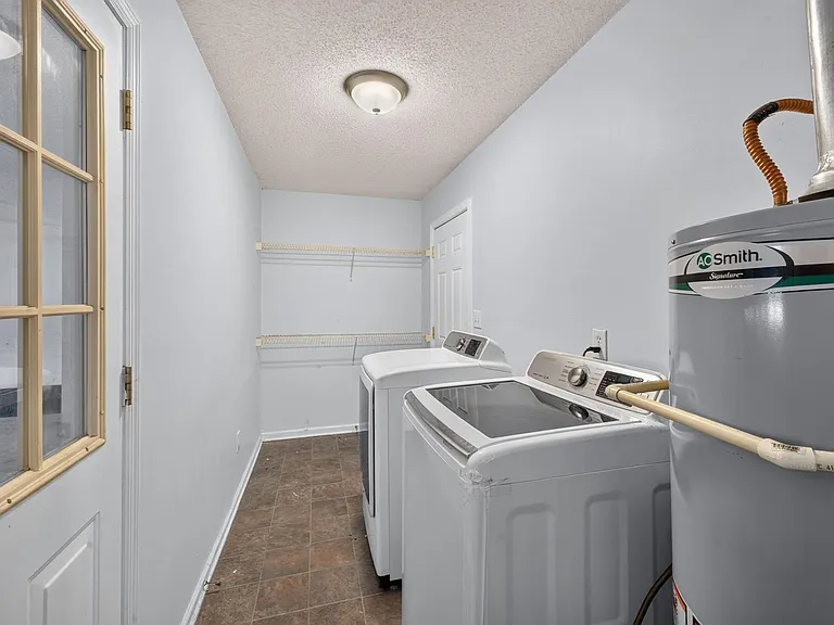 4810 Golden Leaf Ln — Photo 21