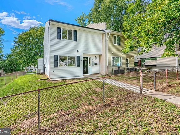 2nd image of 2608 Huron St