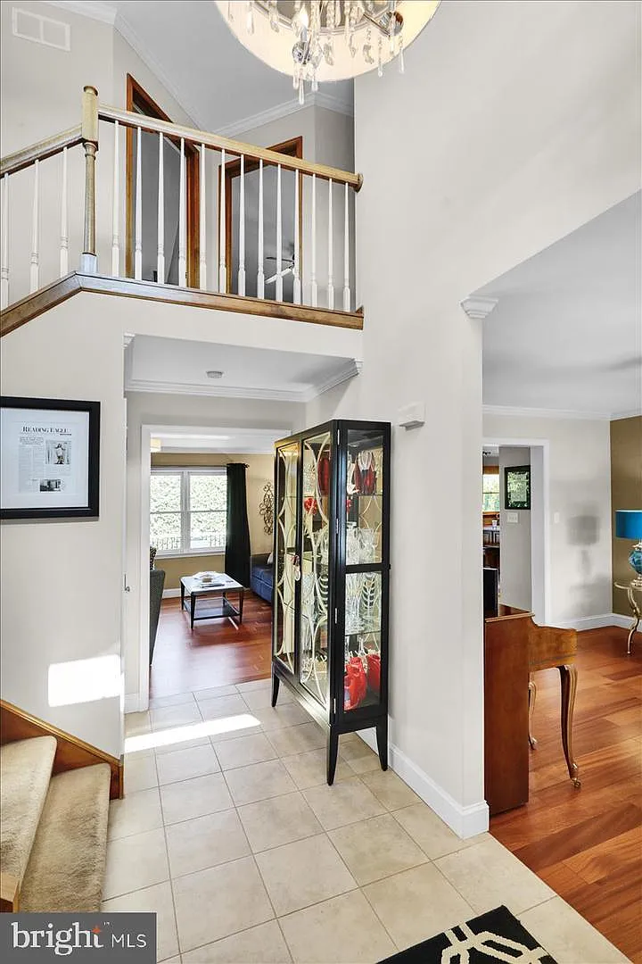 4 bed, 2142 sqft, $3,850 — Photo 4