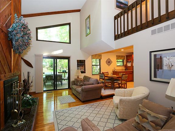4th image of 4051 Sandstone Ct