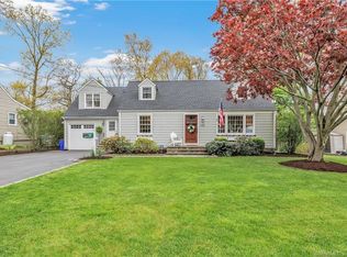 335 Pemburn Dr, Fairfield, CT 06824
