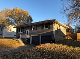 220 SE Westminister Rd, Blue Springs, MO 64014